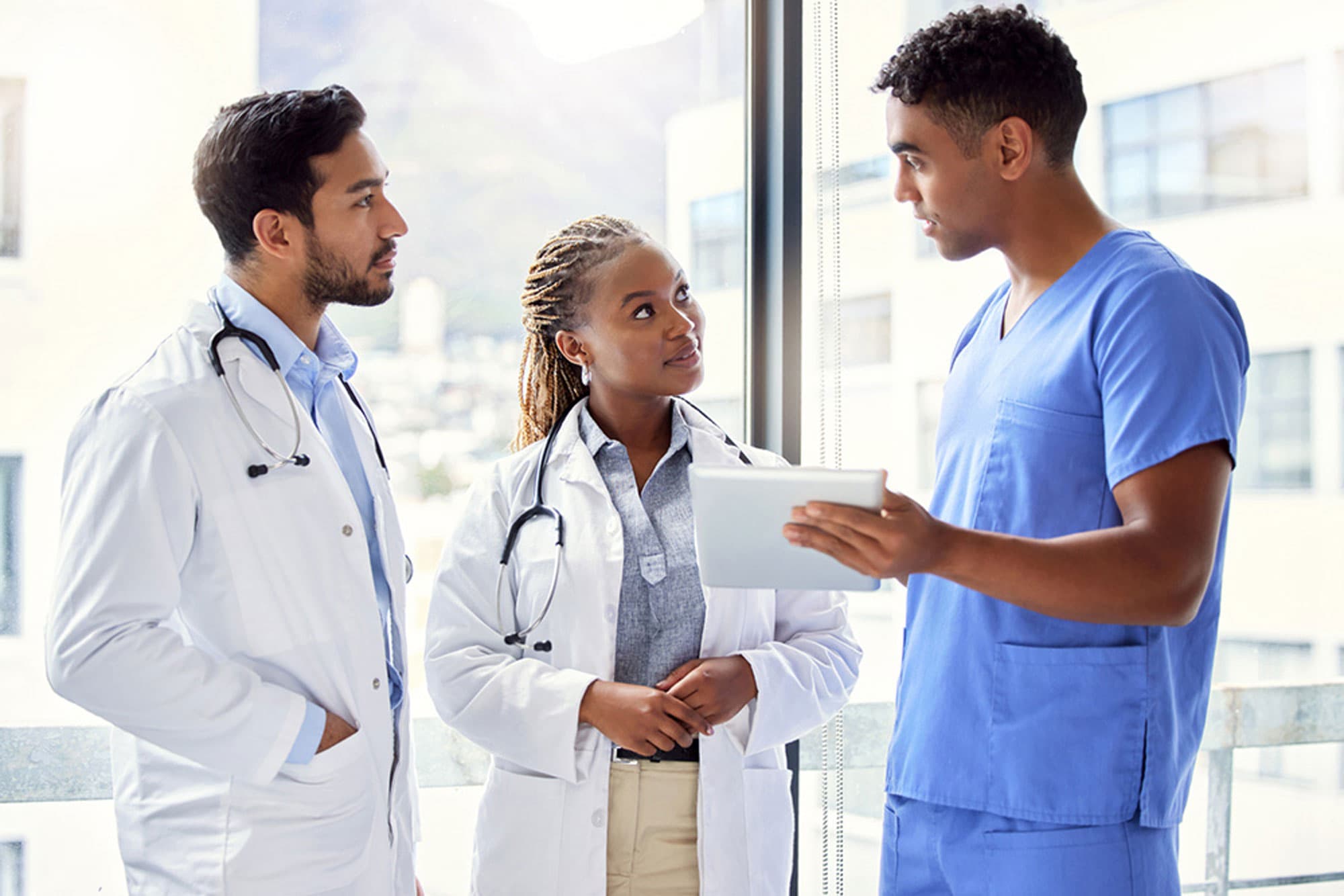 Doctors having a discussion